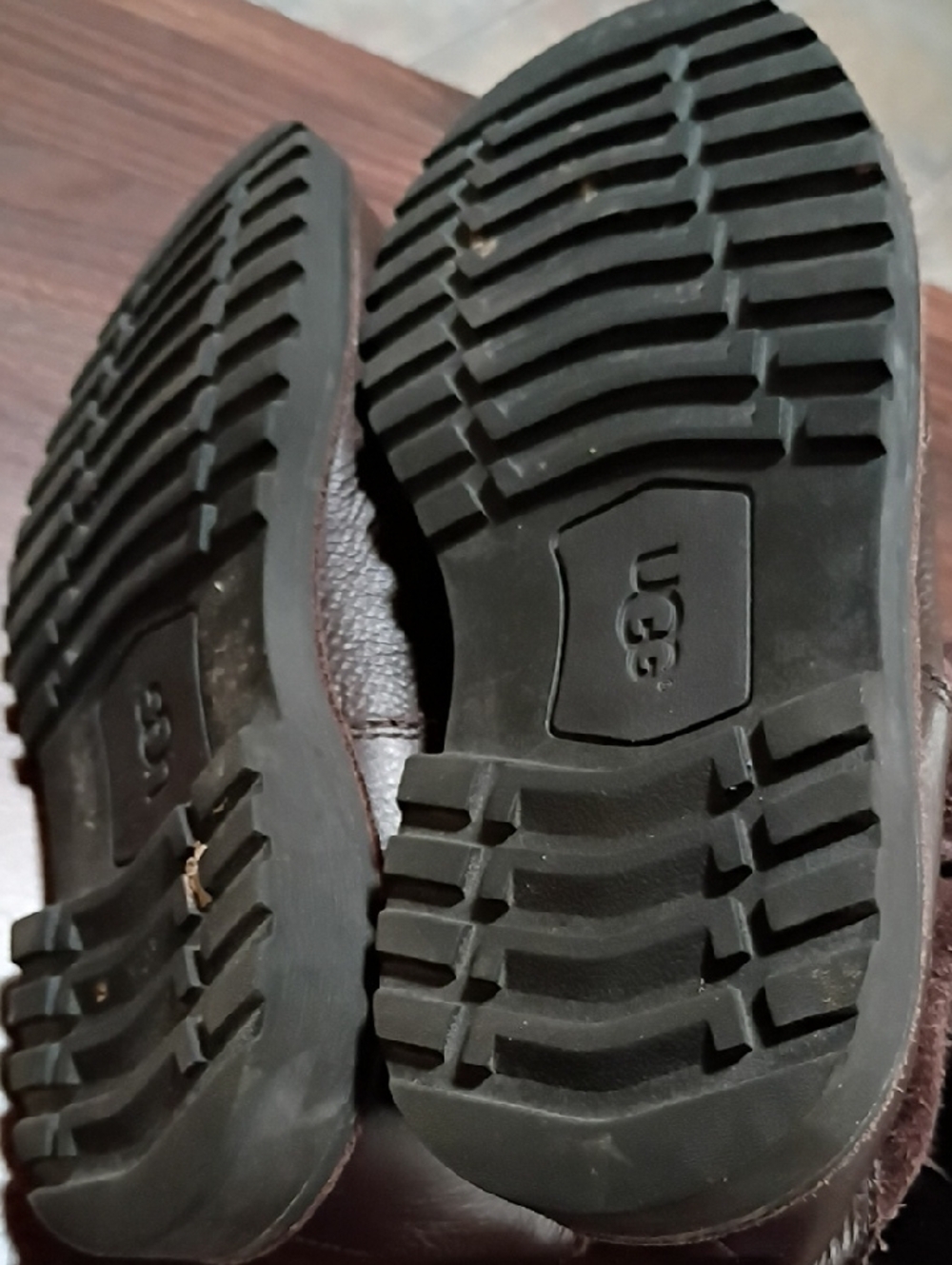 Boys UGG Brown Fall/Winter Treaded Boot Soles - Picture 6 of 7